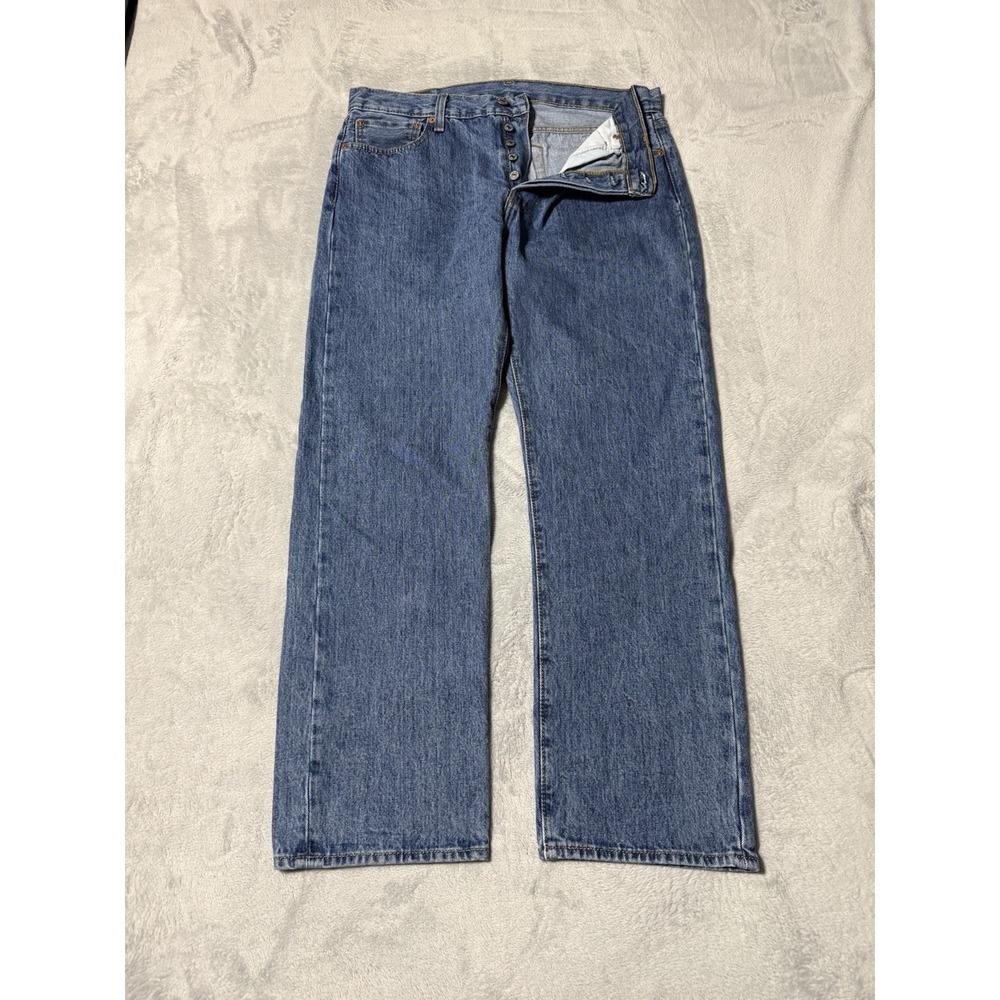 Levis 501 Jeans Mens 33x28 Blue Straight Button Fly Mid Rise Medium Wash Denim